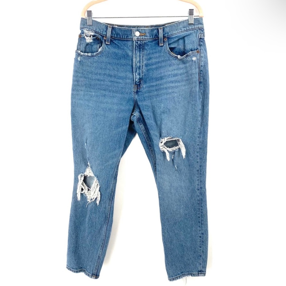 Abercrombie & Fitch High Rise Mom Jean